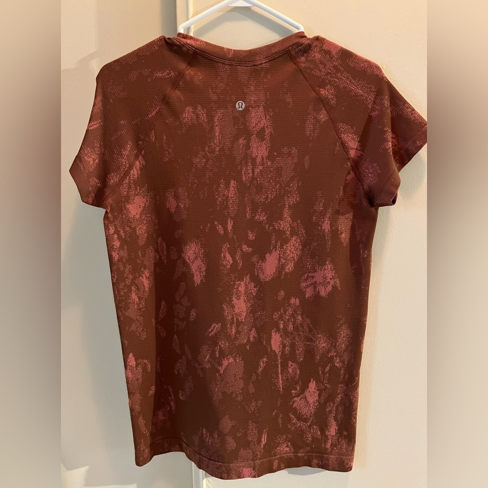 Lululemon Swiftly Tech Short Sleeve Hip lenght